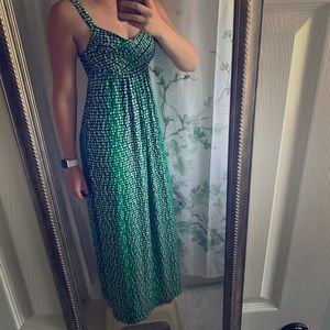 Maxi dress. Green dots. Super comfy.